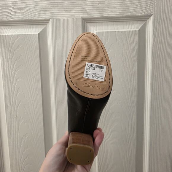 Clarks Black Leather Grace Eva Block Heel Classic Feminine Pumps Size 7M - Picture 7 of 9